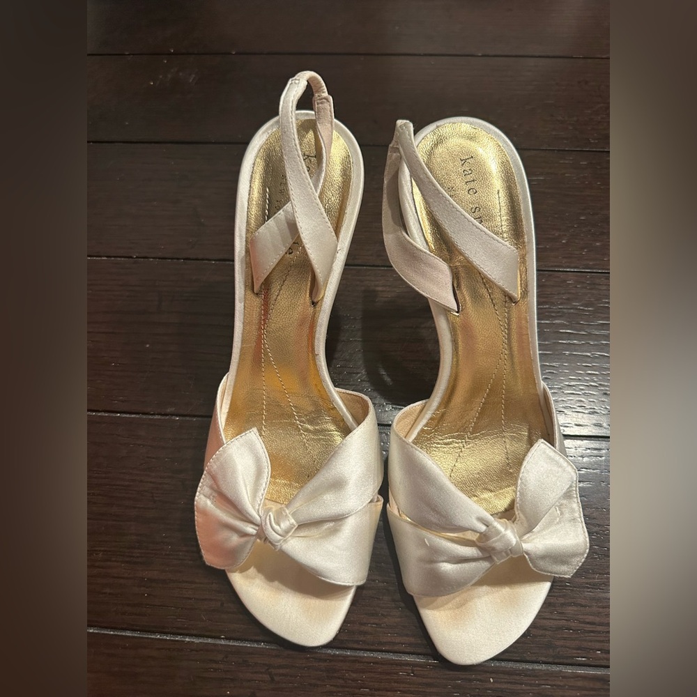 Kate Spade Ivory Satin Heels with Elegant Bow size 6.5